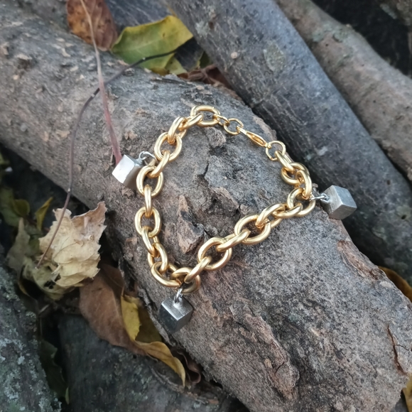 Chain Link 👽💦💥 Charmed Bracelet - Picture 2 of 5